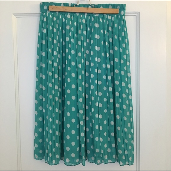 Everly Skirts - Pleated polka dot skirt Everly Skirts - Pleated polka dot skirt