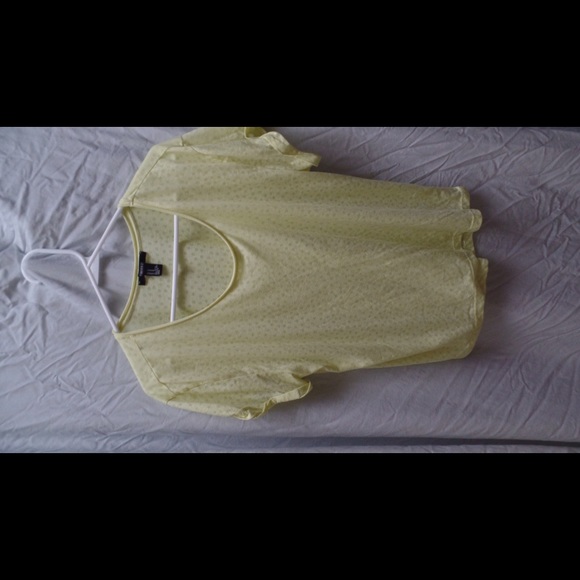 Shear yellow pokadot tee-shirt