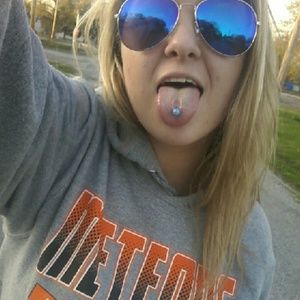 Meet your Posher, Brittney