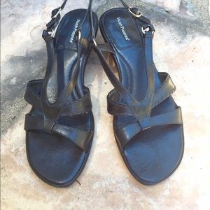 Hush Puppies black leather pump,EUC