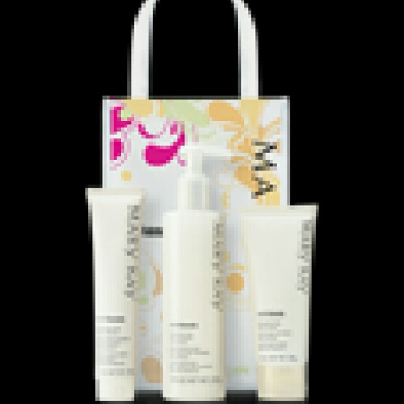 Mary Kay Satin Hands set