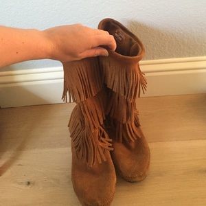 Minnetonka fringe boots