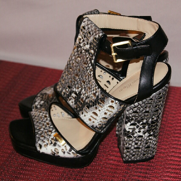 Calvin Klein Vallin black and white sandals