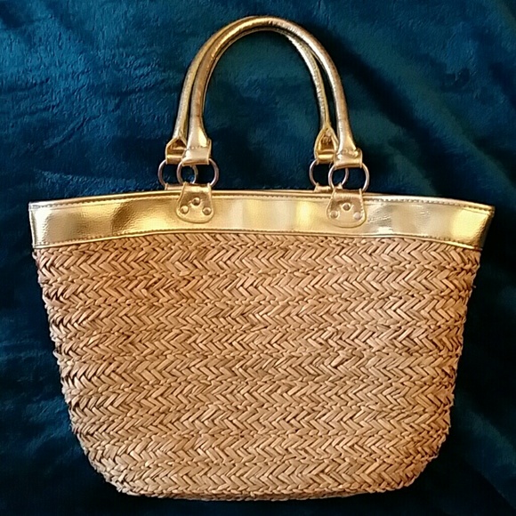 Victoria's Secret Handbags - 💖Victoria's Secret straw bag💖