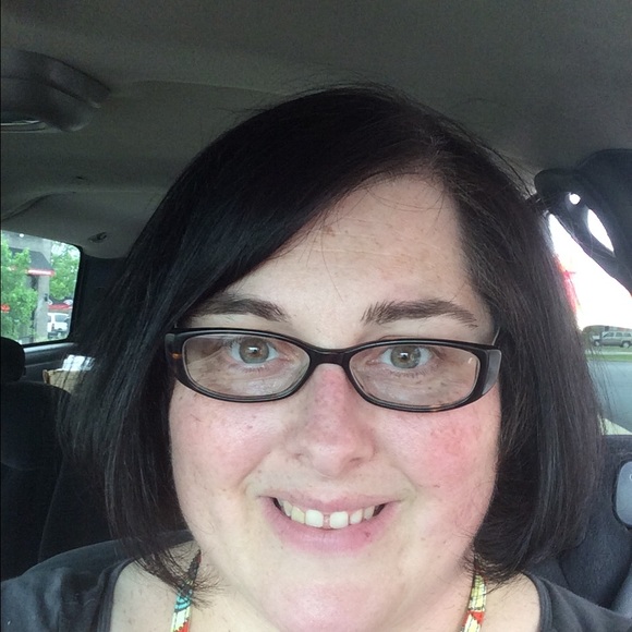 Meet your Posher, Rachel - Picture 1 of 1