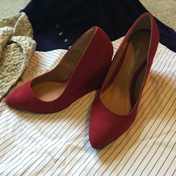 SOLD in bundle!  Sexy Red Wedges - Picture 3 of 3