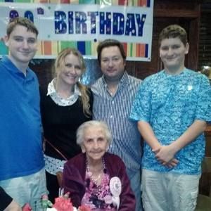 Meet your Posher, Lori