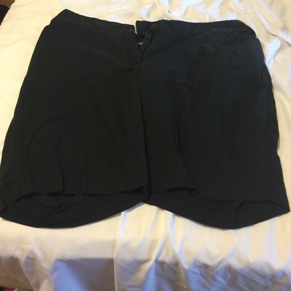Black Bermuda shorts - Picture 1 of 1