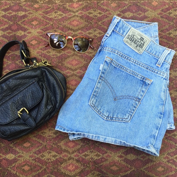 Levi boyfriend shorts