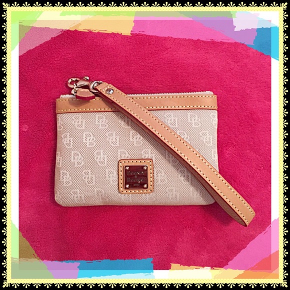 Dooney & Bourke Handbags - Dooney & Bourke wristlet