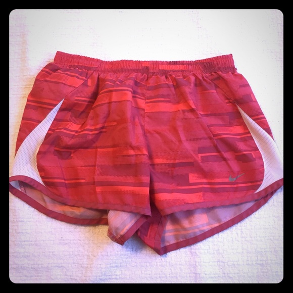 Patterned Nike running short