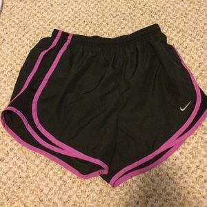 Black nike shorts
