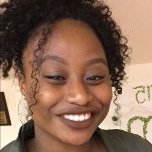 Meet your Posher, Maina