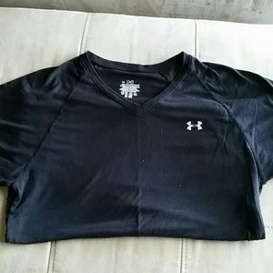 Ladies Under Armour black logo tee, size small
