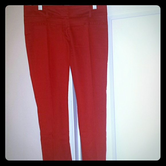 Zara basics red cotton ankle pants.