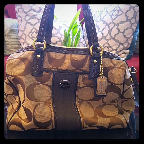 SOLD! 1 HOUR SALE!!!! COACH PURSE!