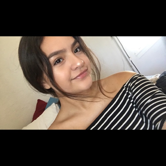 Meet your Posher, Nicole - Picture 1 of 1