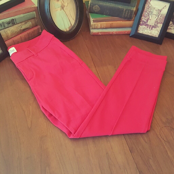 Old Navy Red Pixie Cropped Pant
