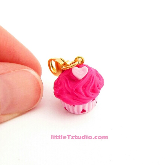 Hot Pink Hand Frosted Cupcake Clippie Brand New!