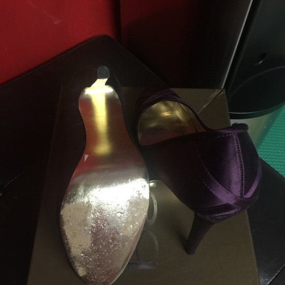 Shoes - Picture 4 of 4