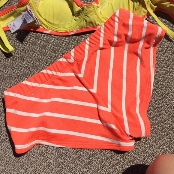 juicy couture striped swim suit - Picture 4 of 4