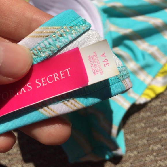 Victoria's Secret ruffled bikini - Picture 3 of 4