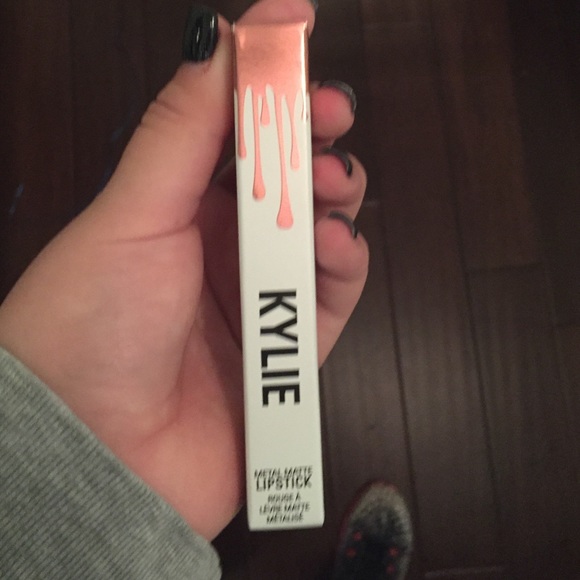 Kylie Lipstick - Picture 2 of 2