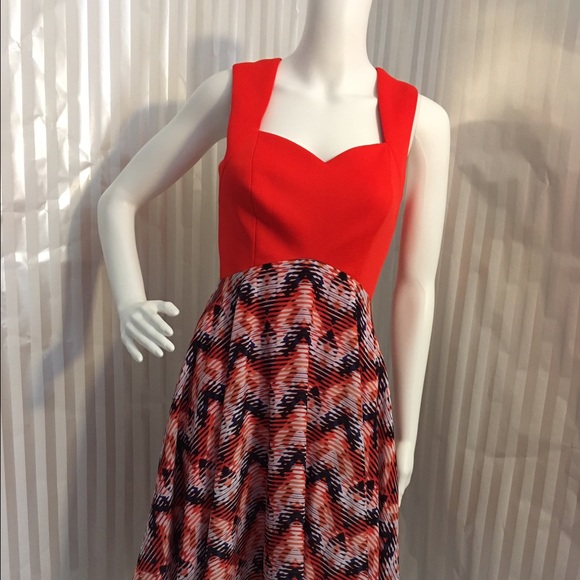 Guess - Picture 2 of 3