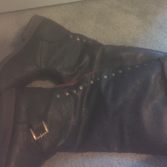 Boots! - Picture 3 of 4