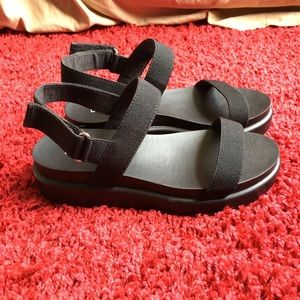 Black Platform Sandals 👡