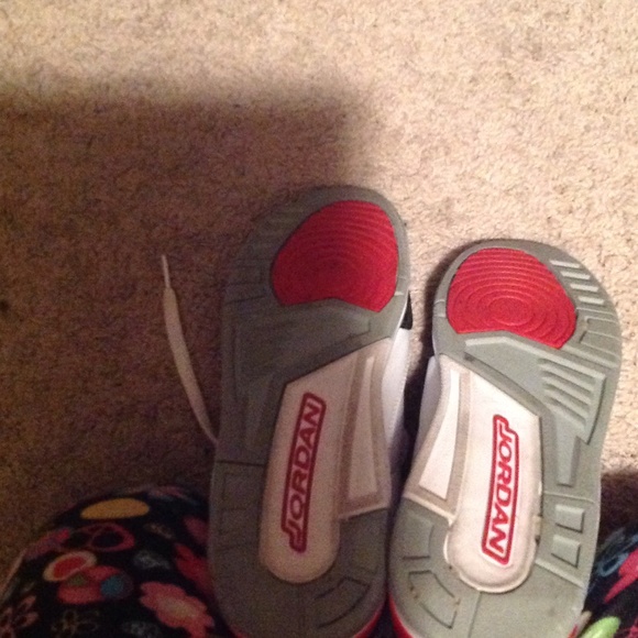 Jordan 3s - Picture 2 of 2