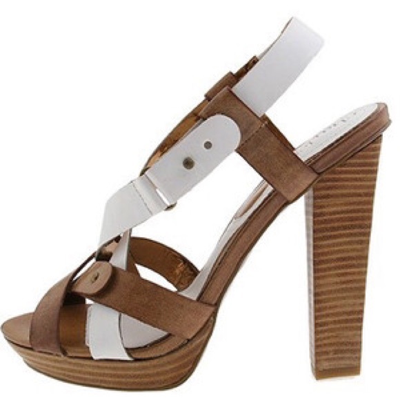 NIB Charles by Charles David white and tan sandals