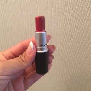 MAC CREMESHEEN BRAVE RED