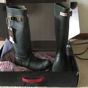 Hunter Festival Tall boot-Size 6 dark olive
