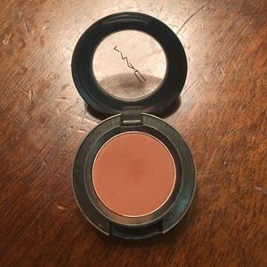 MAC EYESHADOW IN Brown script