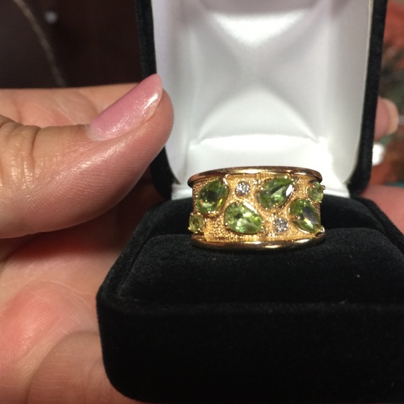 Jewelry - 14k peridot ring