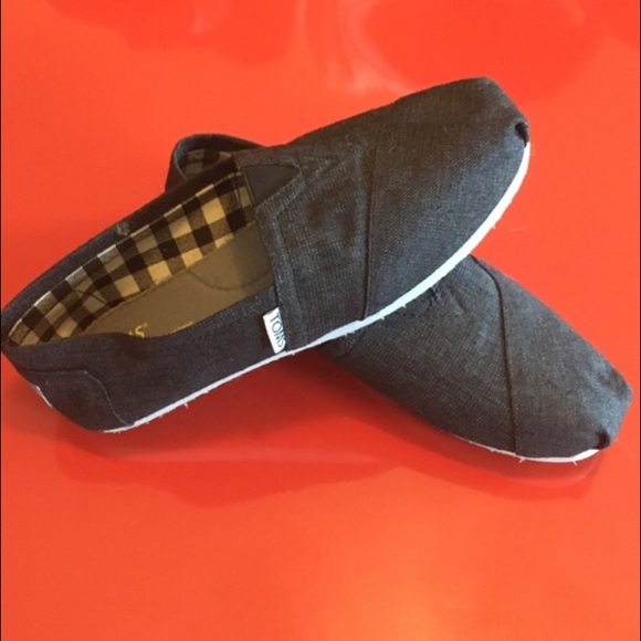 Black toms