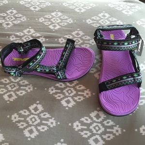 Teva Hurricane Sandals (Youth Size 6)