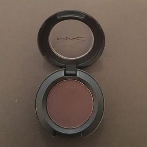 MAC EYESHADOW IN Embark