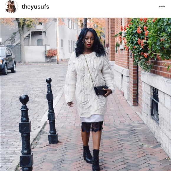 H&M collection oversized knit sweater - Picture 3 of 3