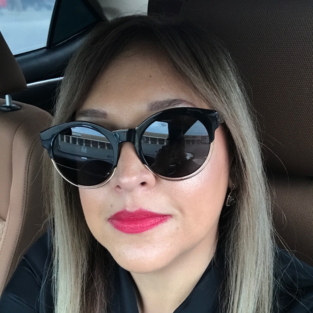 Meet your Posher, Sandra