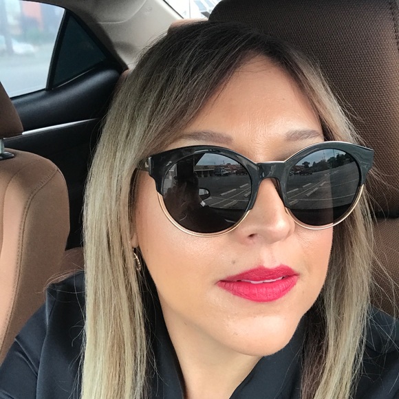 Meet your Posher, Sandra - Picture 2 of 3