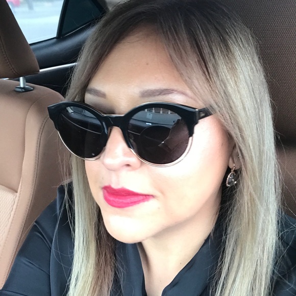 Meet your Posher, Sandra - Picture 3 of 3