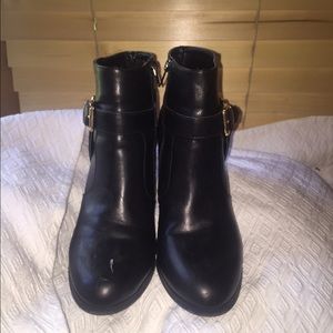 BRAND NEW !!! Forever 21 heeled booties