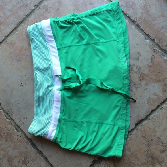 Lulu lemon workout skirt.