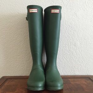 Hunter boots green size 8