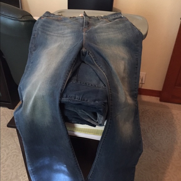 Levis jeans bundled for miss kitty