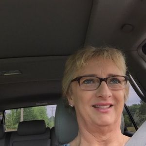 Meet your Posher, Cindy
