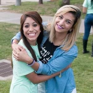 Meet your Posher, Laraine