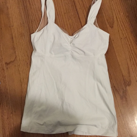 Lululemon tank - Picture 1 of 4
